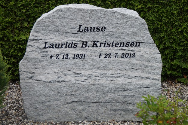 Billede af gravsten på Ikast Østre Kirkegård