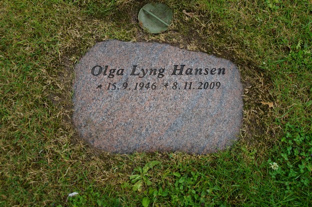 Billede af gravsten på Ikast Østre Kirkegård