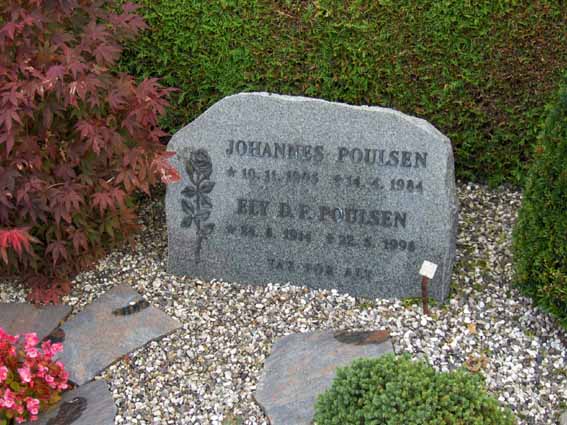 Billede af gravsten på Ikast Østre Kirkegård