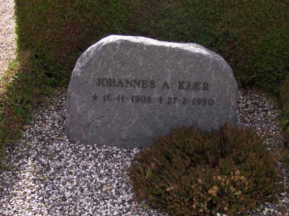 Billede af gravsten på Ikast Østre Kirkegård