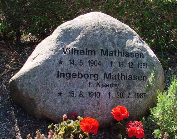 Billede af gravsten på Ringkøbing Kirkegård