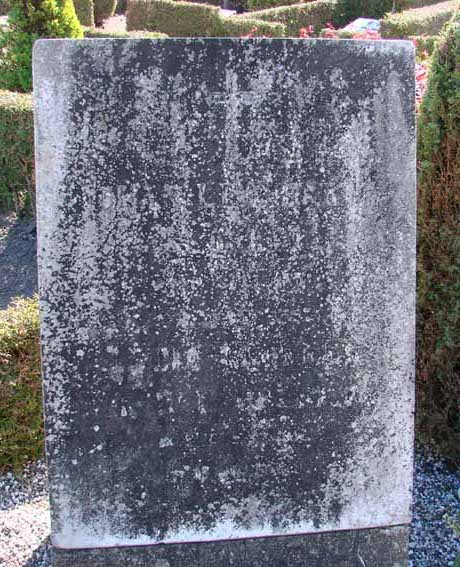 Billede af gravsten på Ringkøbing Kirkegård