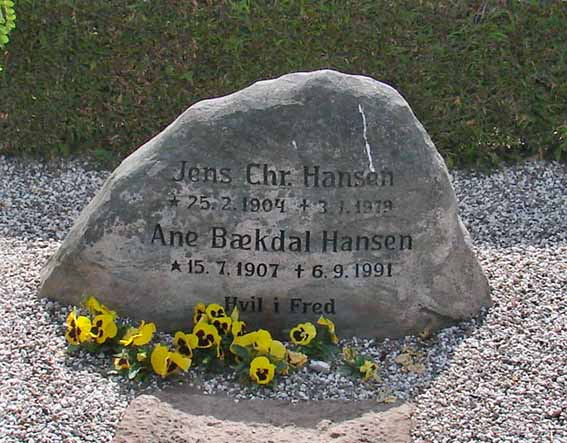 Billede af gravsten på Ringkøbing Kirkegård