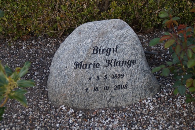 Billede af gravsten på Ringkøbing Kirkegård