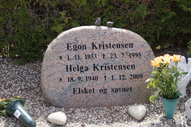 Billede af gravsten på Ringkøbing Kirkegård