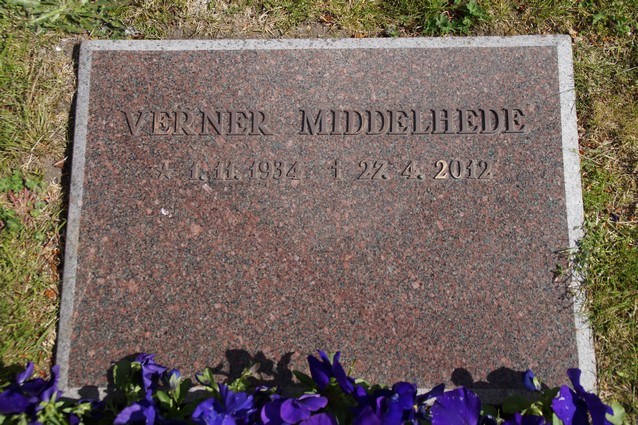 Billede af gravsten på Ringkøbing Kirkegård