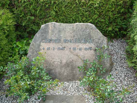 Billede af gravsten på Ringkøbing Kirkegård