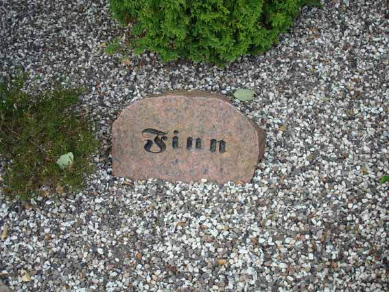 Billede af gravsten på Ringkøbing Kirkegård