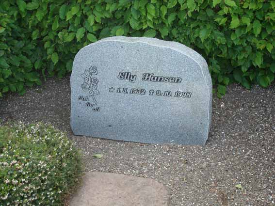 Billede af gravsten på Ringkøbing Kirkegård
