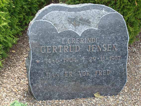 Billede af gravsten på Ringkøbing Kirkegård