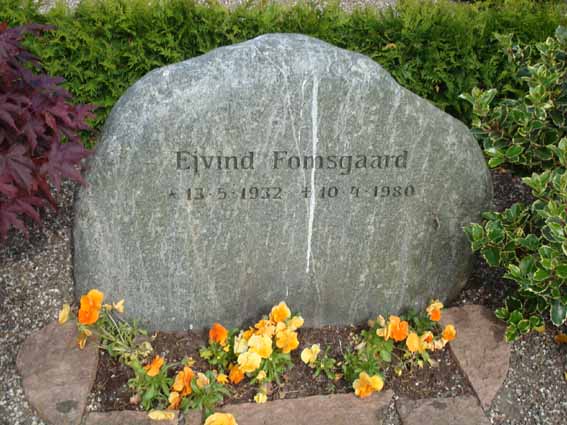 Billede af gravsten på Ringkøbing Kirkegård