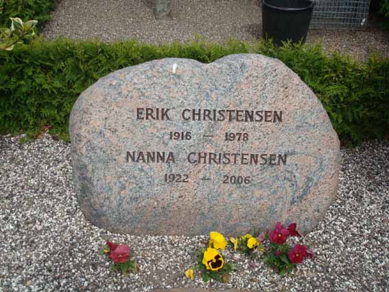 Billede af gravsten på Ringkøbing Kirkegård